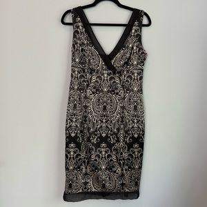 Jones New York Black and Gold cocktail dress. Size 6